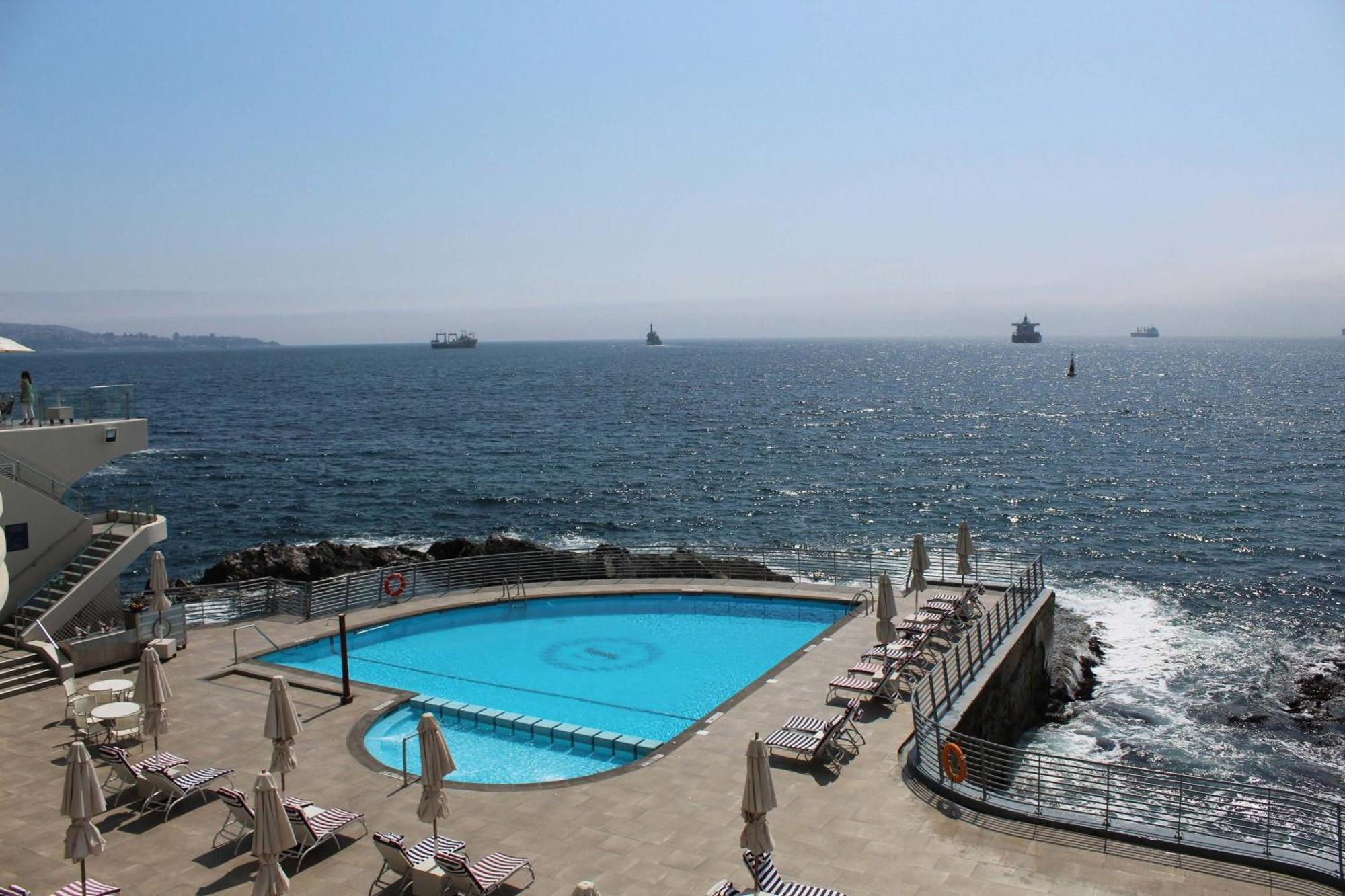 Sheraton Miramar Hotel & Convention Center Vina del Mar Eksteriør billede The pool at the Hotel Splendid